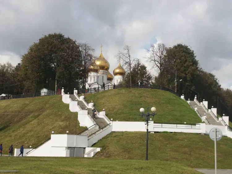 Прогулка экскурсия по Ярославлю