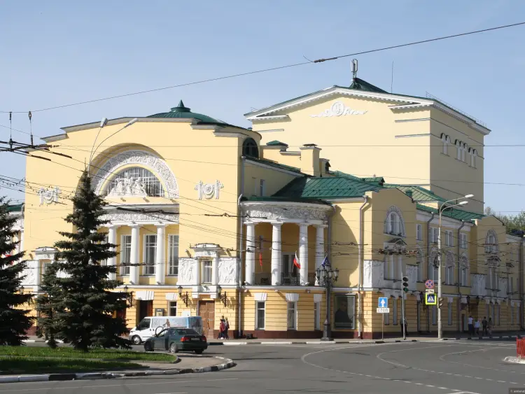 Прогулка экскурсия по Ярославлю