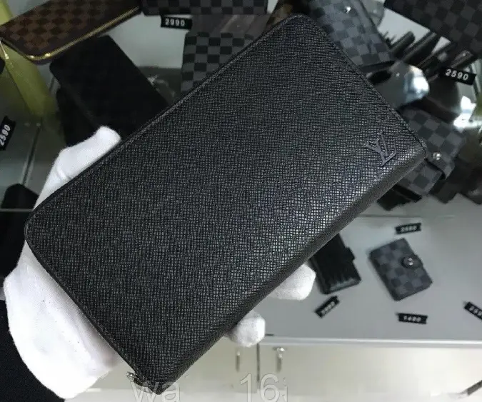 Клатч Louis Vuitton